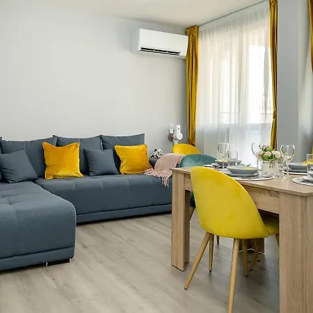 Stylish 2br With Underground Parking, By Flat Manаger Appartement