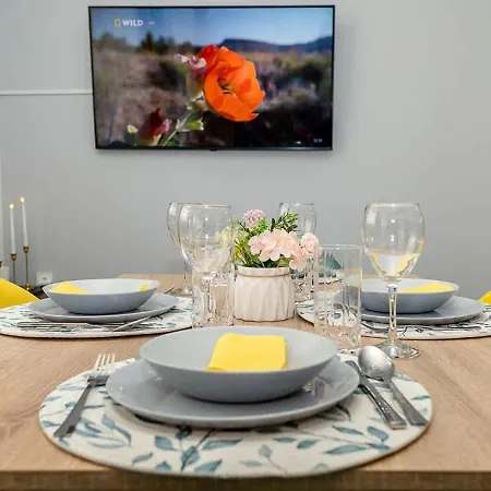 Stylish 2br With Underground Parking, By Flat Manаger Appartement *