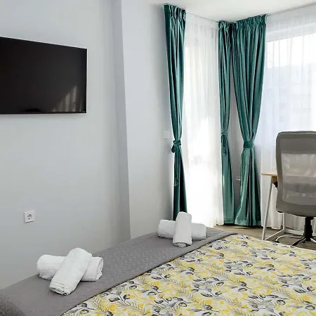 Stylish 2br With Underground Parking, By Flat Manаger * فارنا