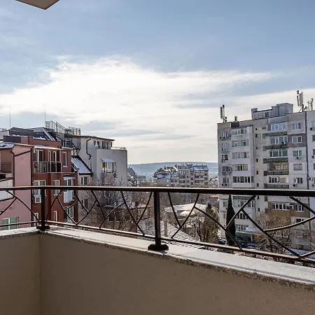 Stylish 2br With Underground Parking, By Flat Manаger *