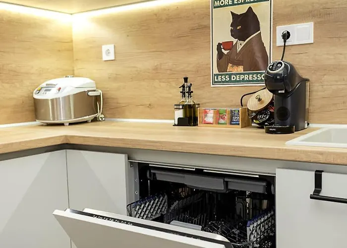 Stylish 2br With Underground Parking, By Flat Manаger فارنا