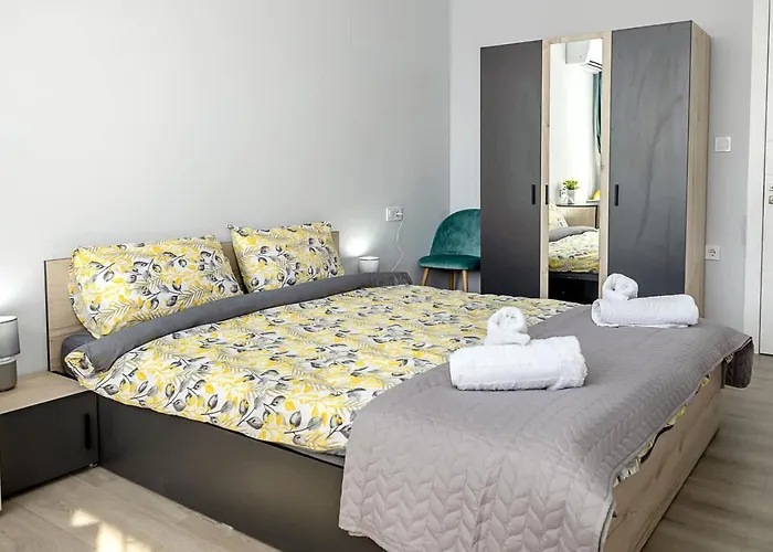 Stylish 2br With Underground Parking, By Flat Manаger شقة *