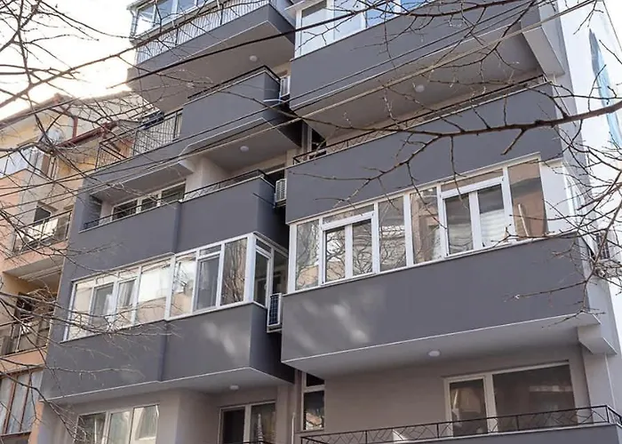 Stylish 2br With Underground Parking, By Flat Manаger شقة فارنا